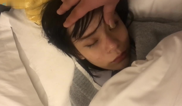 帝豪夜店捡到宿醉高颜值D乳混血制服美女 带到宾馆啪啪扛腿操 爆乳翘挺 青春肉体操起来特别带劲 高