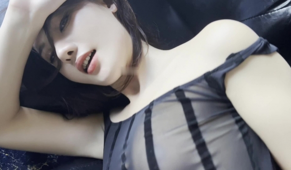 【超爆极品 ️人气名模】海鲜馒头穴女神『阿朱』酒吧喝醉捡尸刚扒开裤子发现竟有贞操裤 螺丝刀都不好