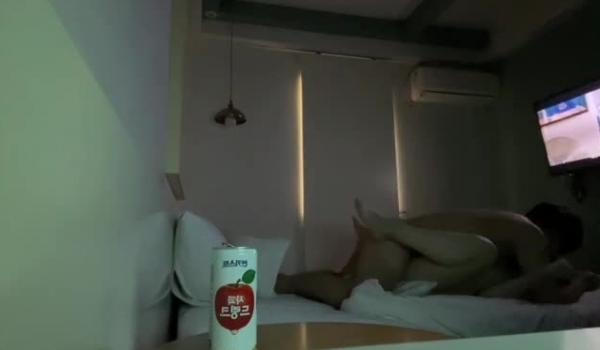 泄密流出 韩国泡良达人金小胖约炮风骚白领少妇到出租屋激情啪啪
