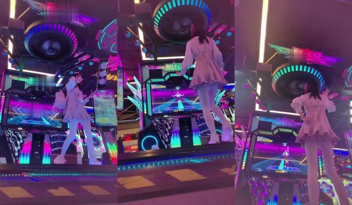 步行街拍抄底大神『KXCD』专挑年轻好看质量高的小姐姐
