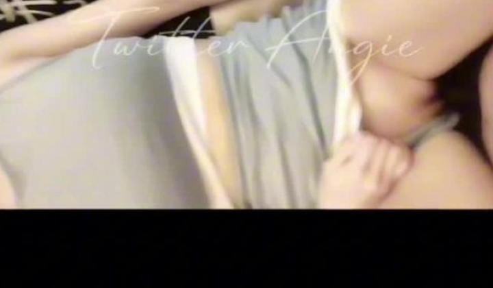 淫荡小仙女『Angie』最新资源更新 高挑身材超高颜值 外人眼中的女神私下就是一只欠操的骚母狗