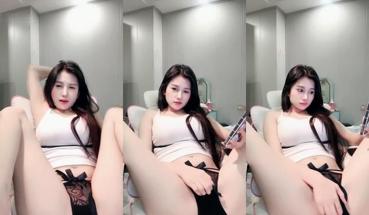 ️极品嫩妹【18岁昆明女模】 顶级女模魔鬼身材
