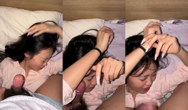 南京清纯反差女友【陈永佳】露脸性爱自拍，被男友尽情玩弄舔屌抽插骚穴，小母狗属性拉满