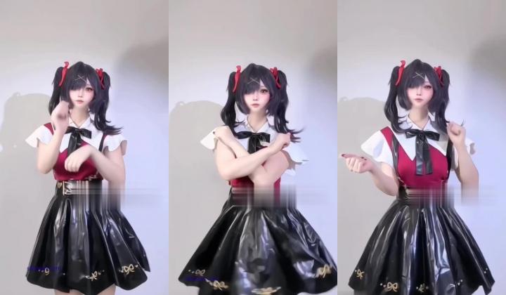 高颜百变萝莉风嫩妹，北京大三在读女大【希尔薇】，各种COSER裸舞