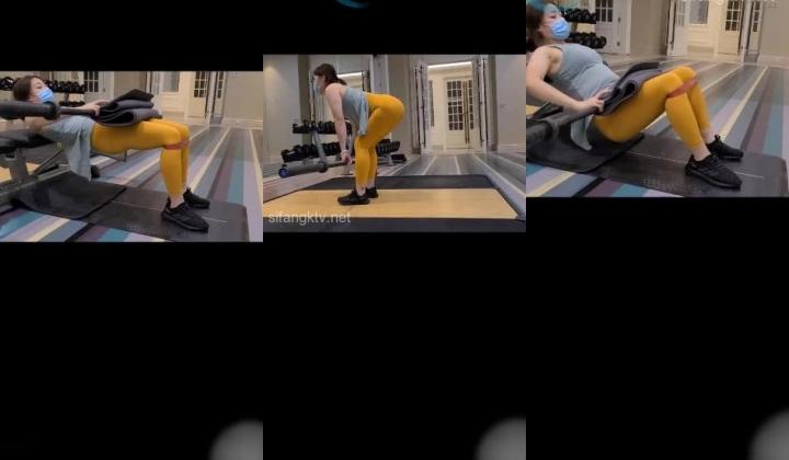第一次和嫂子去健身房以后就有机会每天和嫂子独处了