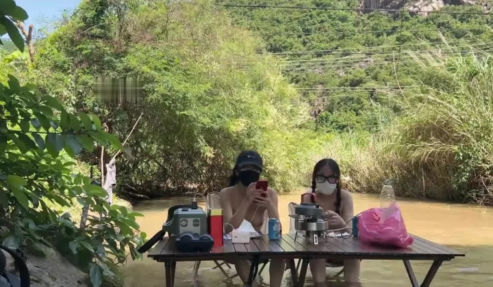 推特大神，收费群，【绿狗私摄】，高颜值福利场约拍，20岁在校女大学生，兼职拍，清纯反差婊