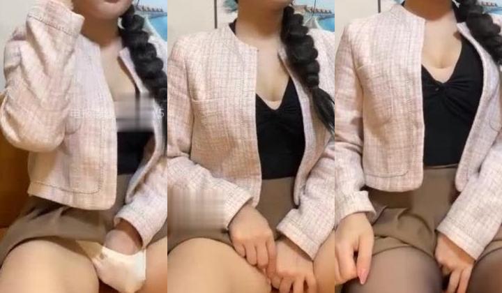 ️公共场所露出博主 气质骚浪医生【clinicsexy】值班室 公共场所 跳蛋发骚扣穴露奶