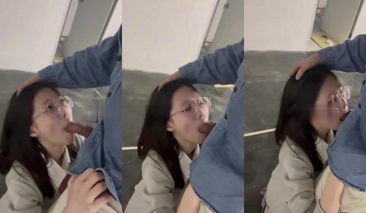 露出野战【眼镜妹】极品反差清纯 JK白袜楼道露出卖力口交舔屌 这又纯又骚的眼神太销魂了