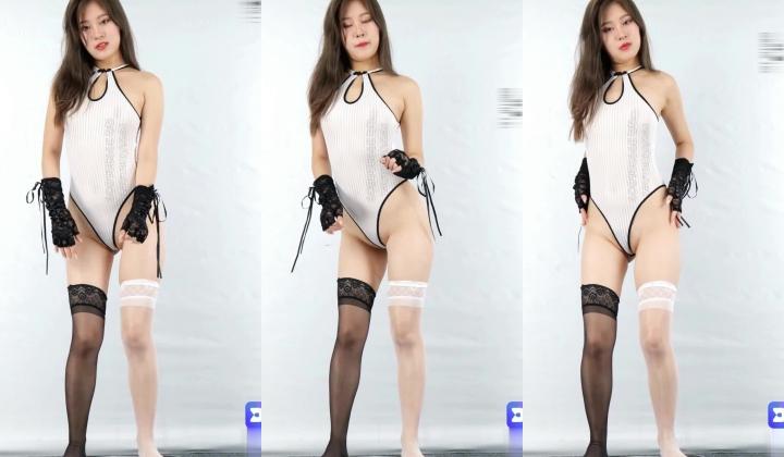 黑GIRL，女人味，露三点情趣裸舞，果然成熟女人活最好