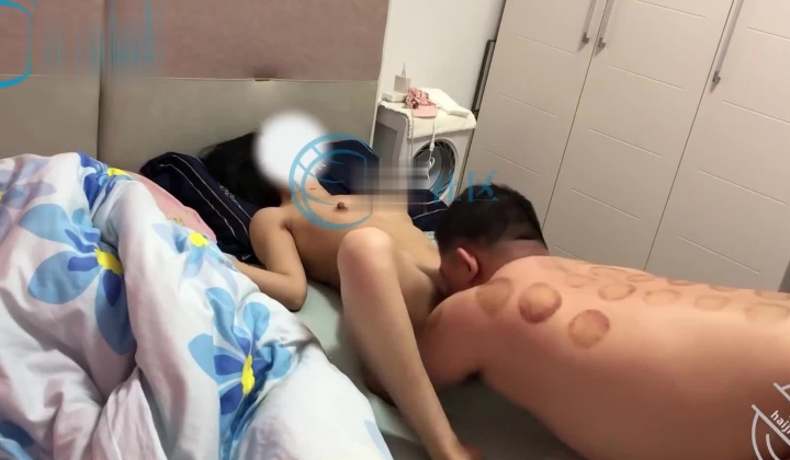 乱伦大神《暗水之下》疯狂输出表姐 就在一刹那表姐被操哭了BB又肿了