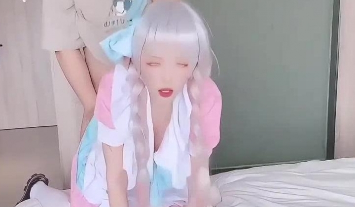 主人，用力插我，花重金套路女仆馆小萝莉，将其灌醉任由大鸡巴抽插玩弄，中途清醒后嘴上说着不要身体却