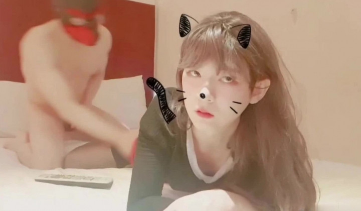 韩国超气质TS Wooseurecdwant2 看着自己被插的视频突然被强行后入_稚嫩后庭完全成