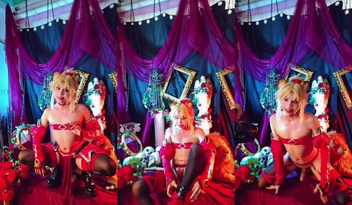 【推特】20万粉可爱巨根男娘『velvetchann』喜爱COS边插边射