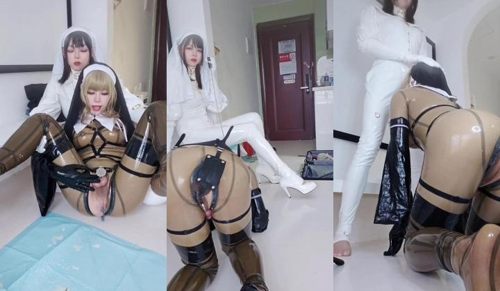 玩的很变态的极致coser，不愧是小日子，玩的就是一个行为艺术