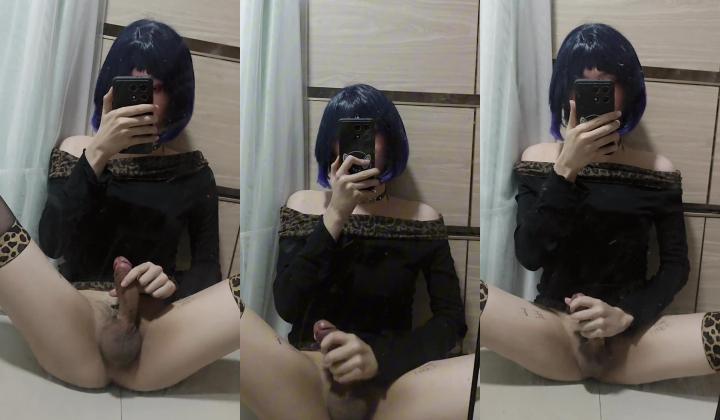 巨型男娘【teroiroi】 直播黑化浓妆 蕾丝兔耳性感 拉丝冷酷小眼神蔑视一切 公狗不服来干 