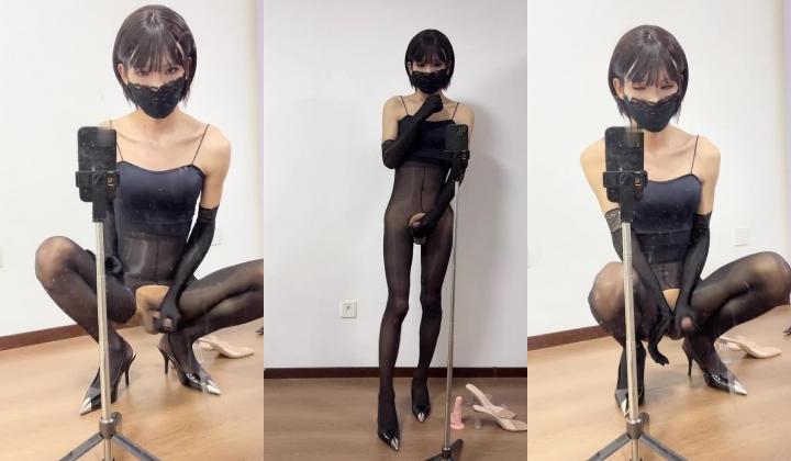 自慰男娘edan 蛋爷日常的自慰活动 新作品升级了 往自己脸上和嘴里射了 简直牛逼到家了