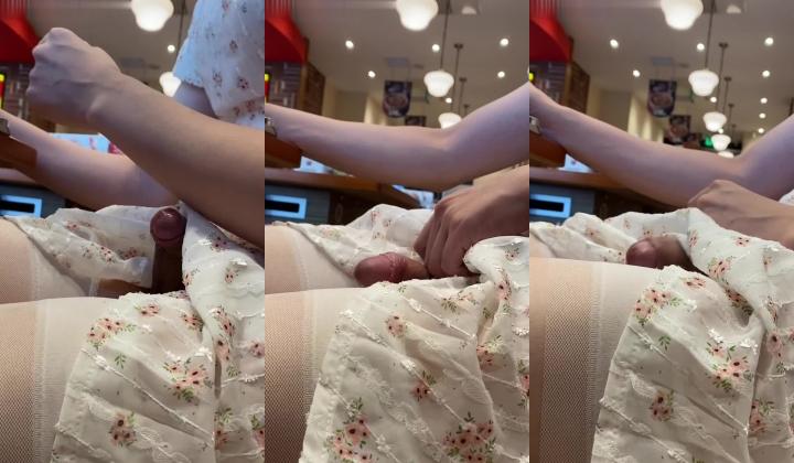 推特男娘 EliaBlaineCD小薰 一个喜欢玩露出的漂亮TS 各种变装show 穿上女装在食