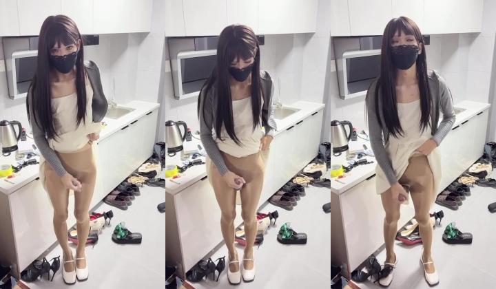 自慰男娘edan 蛋爷日常的自慰活动 新作品升级了 往自己脸上和嘴里射了 简直牛逼到家了