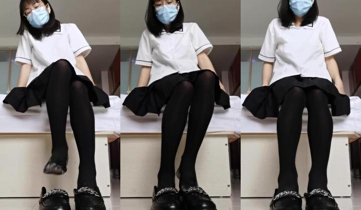 女神嫩妹足交 美腿玉足小可爱【小琪琪文文】足交爆射，美足诱惑！淫语挑逗射满脚底，龟责榨精裸足丝袜