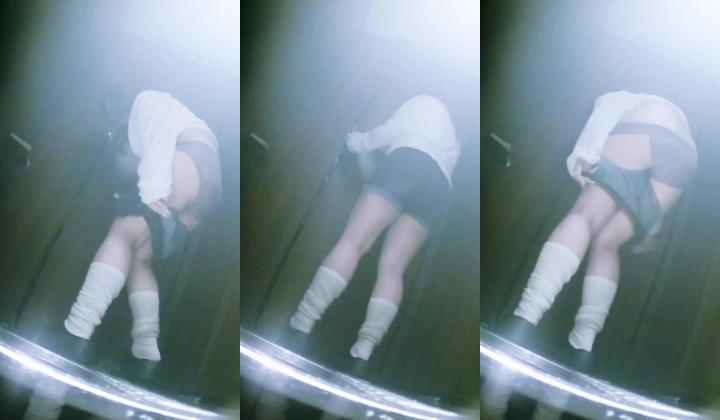 夜总会酒吧女厕后拍各种黑丝高跟 美女如云 黄毛妹子月经流量大屁股染成了大红桃