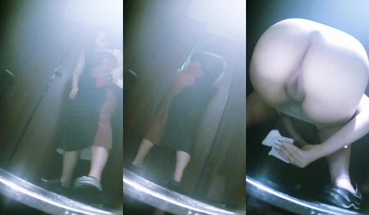 夜总会酒吧女厕后拍各种黑丝高跟 美女如云 黄毛妹子月经流量大屁股染成了大红桃