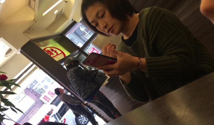 街头小吃店一路跟踪偷拍多位美女 ️各种极品美鲍鱼完美展示