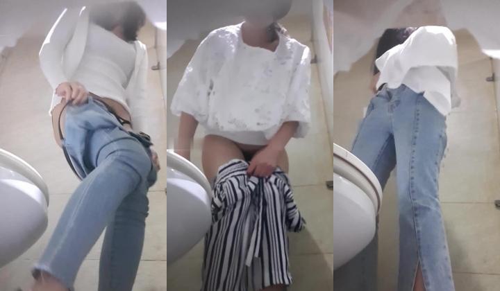美容院女厕真实偷拍多位御姐少妇方便，大黑阴毛一个比一个骚气