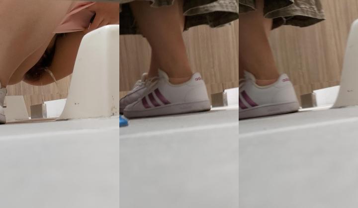 图书馆女厕第四期爱看书的学生妹的粉穴自带一股醉人的清香