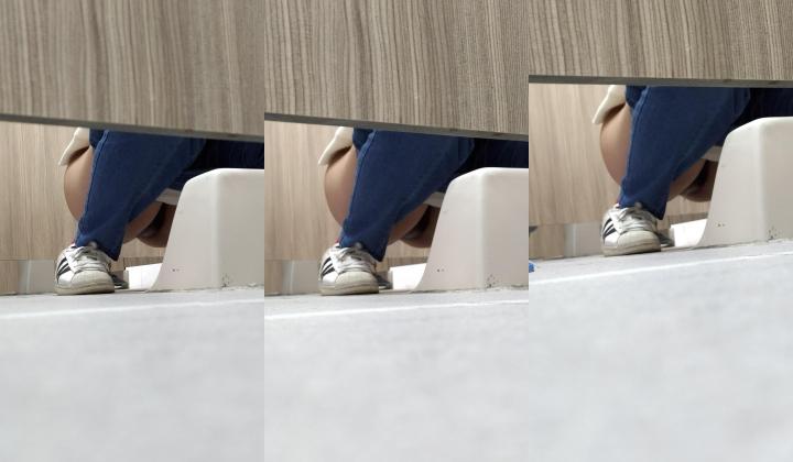 图书馆女厕第四期爱看书的学生妹的粉穴自带一股醉人的清香