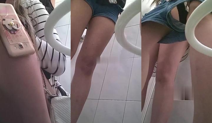 地铁女厕真实偸拍，络绎不绝的年轻小姐姐方便，赏脸赏逼，形态各异