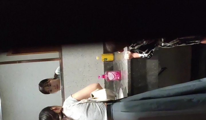 路边公厕全景偷拍多位来逛夜市的少妇 ️各种极品小黑鲍鱼