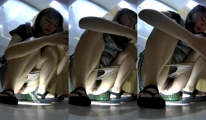 酒吧女厕偷拍短发美女 外翻的阴唇黑黑的逼
