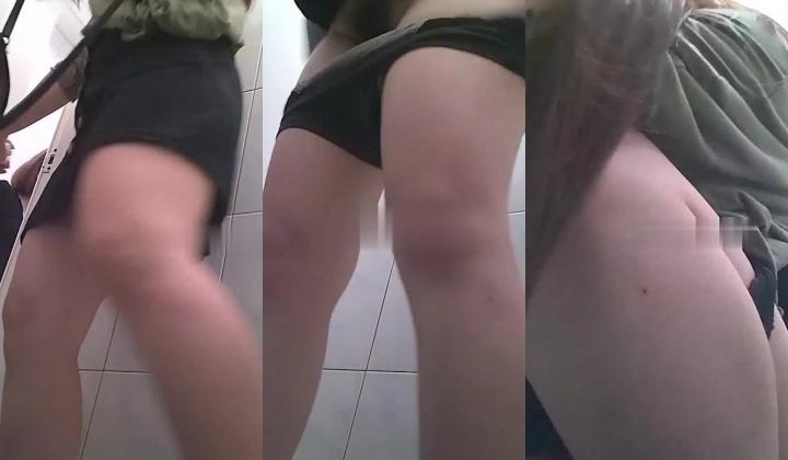 地铁女厕真实偸拍，络绎不绝的年轻小姐姐方便，赏脸赏逼，形态各异