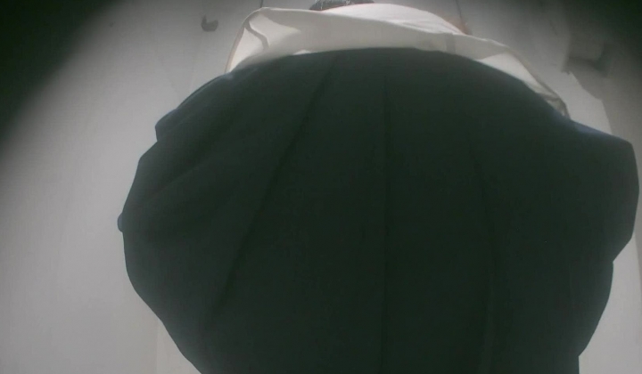 商场女厕后拍 美女尿尿再遇极品乖巧学妹入厕阴唇大得像吊着一坨屎