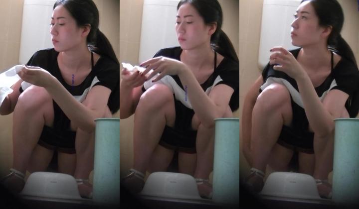 女蹲厕针孔偸拍各种女人方便~有熟女有良家少妇有年轻小姐姐~特写全景逼脸同框