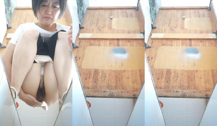 沟神极致视角,高清稀缺沟厕,一览无余妹子真狠忘记带纸用口罩擦屁股