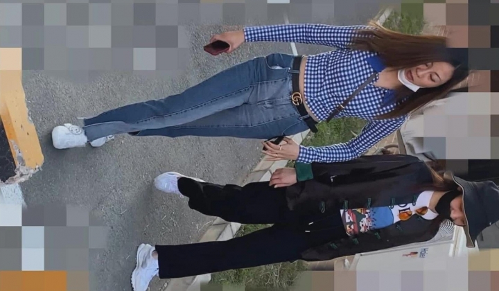 路边公厕全景偷拍多位极品少妇的各种美鲍鱼