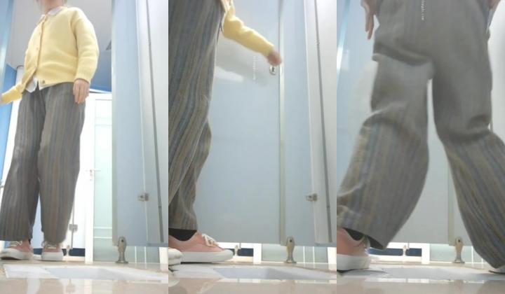 新流出魔手外购新系列高校女厕后拍学妹尿尿其中两个妹子逼毛特别黑