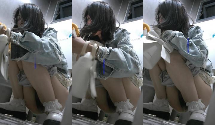 《极品CP魔手外购》大神潜入学生公寓女卫暗装针孔逼脸同框偸拍各种小姐姐方便，有美女有美鲍还有性感