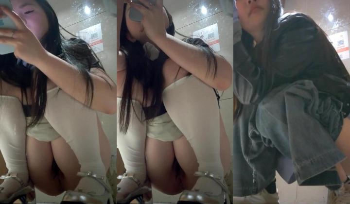 酒吧女厕前景高清偷拍 ️小姐尿尿银色皮鞋白丝美眉的粉嫩逼逼