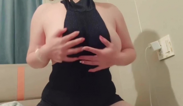 【抖音福利】大奶熟女，【沐颖】，极品纯天然美乳，粉穴白浆流出特写，姐姐真是个浪荡的淫妇
