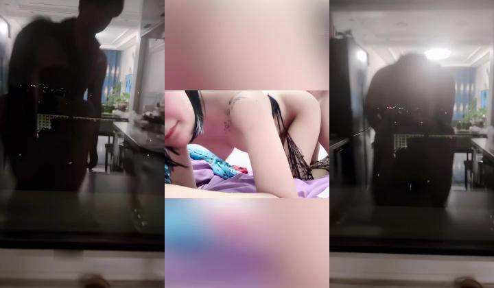 最新快手泄密！大奶精神小妹【就叫小艺】脸穴同框性爱XO掰穴自慰喷水