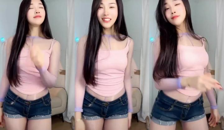 快手颜值嫩女【甜菲菲】好身材大长腿，裸舞诱惑，自摸高潮，淫语调教