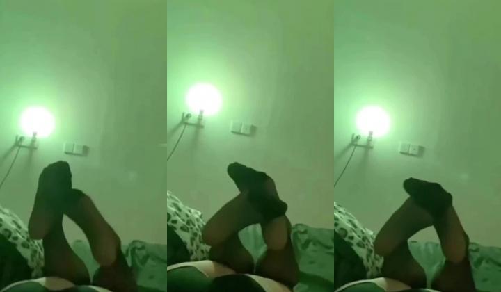 ️最新快手泄密，丝袜长腿御姐【小妮子呀】丝足诱惑足交XO性爱