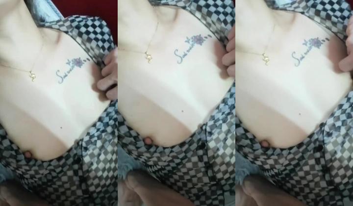 快手靓女【二姨太】美容店老板娘，S好身材大长腿，功夫相当了得，男主阳根雄伟，洗吹做相当完美