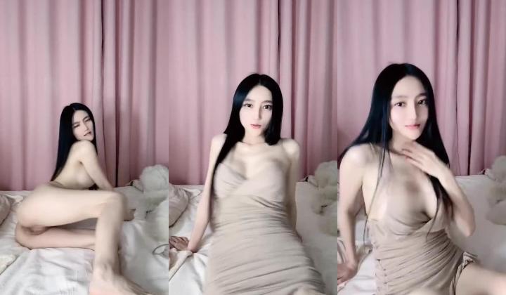 虎牙大主播下海！顶级女神~【骚妇猫猫】揉穴自慰！包秒射~~~ 白得发亮，极品极品~
