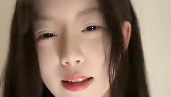 【抖音泄密】48W粉巨乳女神，【美艳后妈_冷艳小姨】，闪现6V+会议室