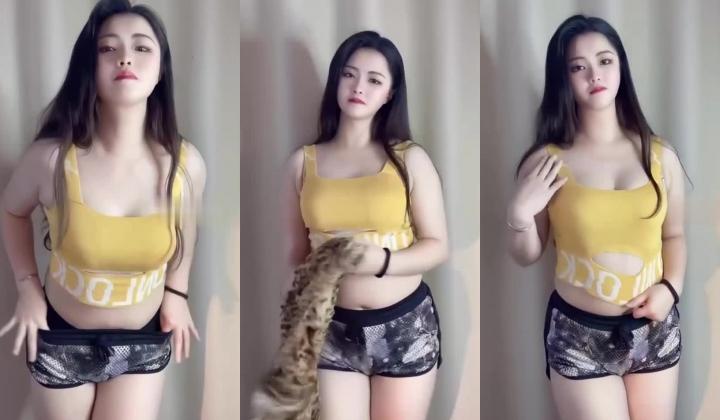 推荐 网易CC靓女主播【溪月】高清特写骚穴，彻底放飞自我，榜一定制自慰，口活掰穴样样能玩