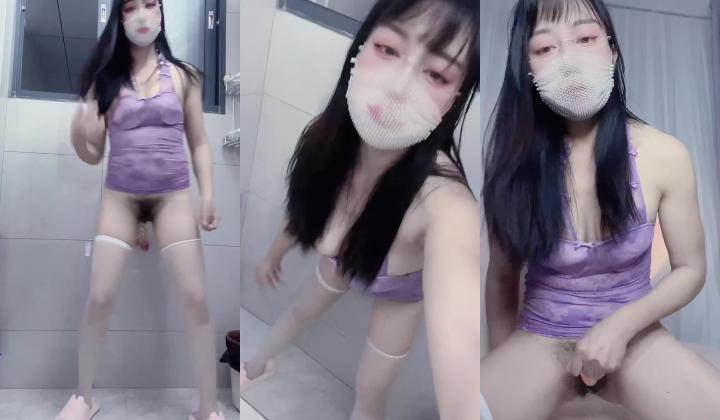 ️最新快手泄密！甜美嫩妹【玥可爱】土豪定制，道具自慰骚穴特写，高潮潮吹骚洞一缩一缩的