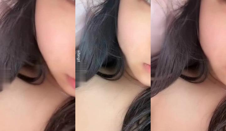 PUA实力大神【网调加约炮】专业线上线下忽悠套路玩弄学生妹，巨乳妹子闺房脱光自慰